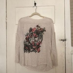 Long sleeve lion graphic tee